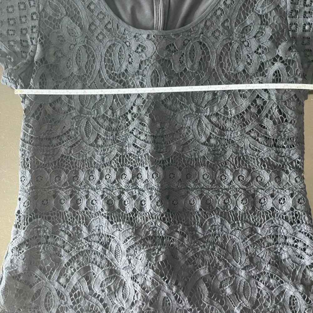 Ann Taylor Black Lace Detail Top in size medium - Picture 7 of 10
